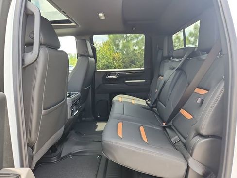 New 2026 GMC Sierra 2500 AT4 w/ AT4 Premium Plus Package AWD/4WD image 8