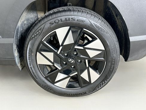 Used 2025 Hyundai Kona SEL FWD image 11