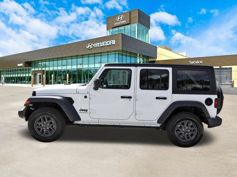 Used 2024 Jeep Wrangler Unlimited Sport AWD/4WD image 9