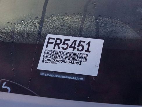 Certified 2024 Jeep Grand Cherokee L Limited w/ Luxury Tech Group II image 34