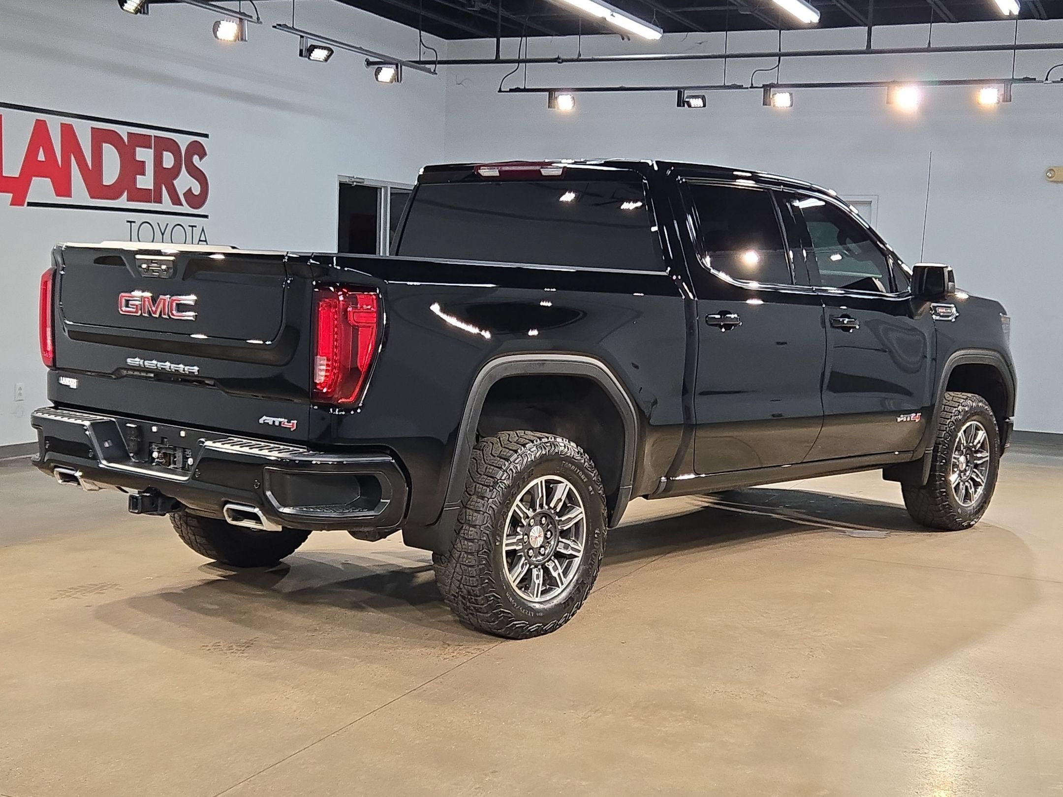 Used 2025 GMC Sierra 1500 AT4 AWD/4WD image 7