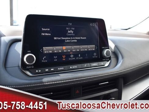 Used 2023 Nissan Rogue SV AWD/4WD image 32