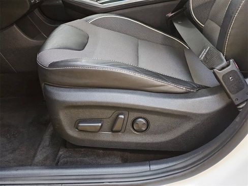 Used 2022 Kia Niro EX image 24