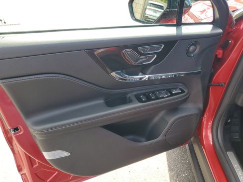 Certified 2022 Lincoln Corsair Reserve w/ Equipment Group 201A image 10