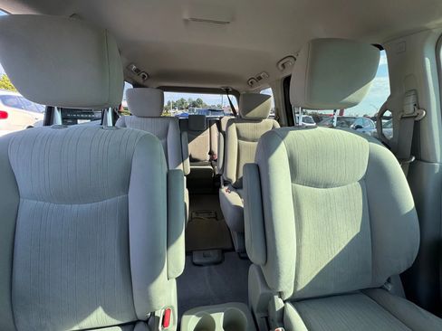 Used 2012 Nissan Quest SV image 25