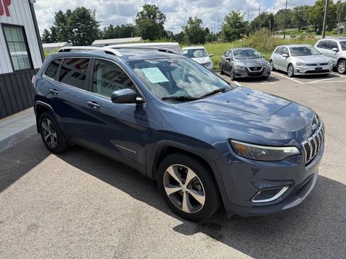 Used 2020 Jeep Cherokee Limited w/ Technology Group FWD image 5