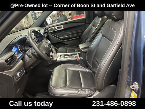 Used 2020 Ford Explorer XLT w/ Equipment Group 202A AWD/4WD image 14