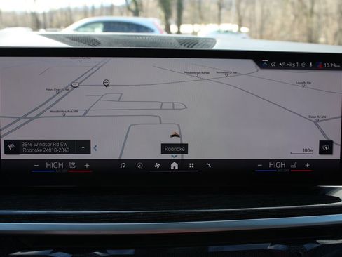 Used 2024 BMW X5 xDrive40i w/ M Sport Package image 17