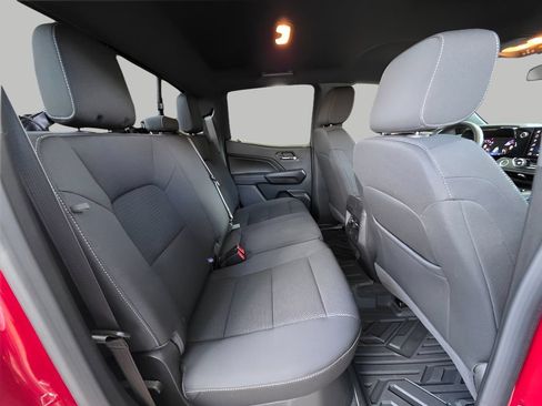 Used 2024 Chevrolet Colorado LT w/ LT Convenience Package RWD image 6