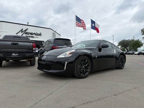 Used 2015 Nissan 370Z Touring image 1