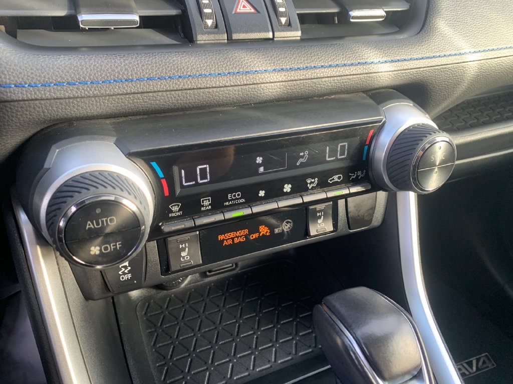 Used 2019 Toyota RAV4 XSE w/ Carpet Mat Package AWD/4WD image 23