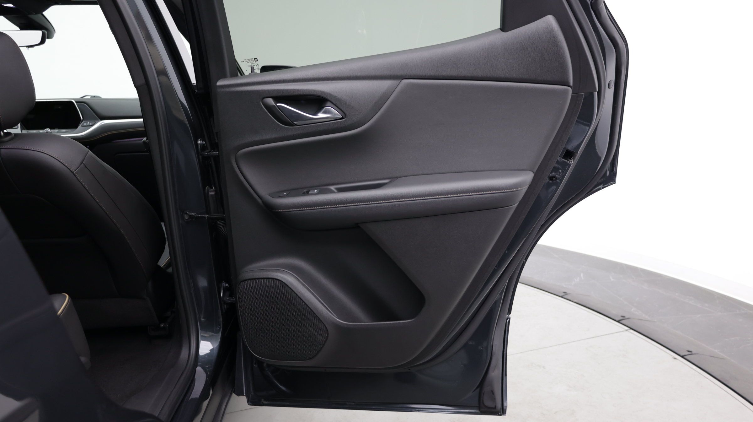 Used 2019 Chevrolet Blazer Premier w/ Sun and Wheels Package FWD image 38