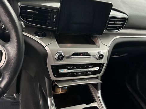 Used 2022 Ford Explorer XLT w/ Equipment Group 202A image 17