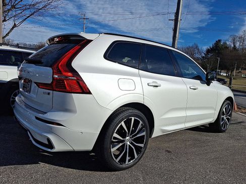 Certified 2023 Volvo XC60 B5 Plus w/ Climate Package image 6