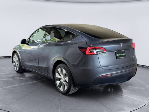 Used 2022 Tesla Model Y Long Range AWD/4WD image 2
