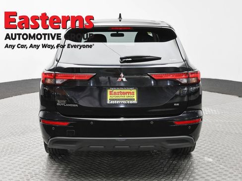 Used 2024 Mitsubishi Outlander SE AWD/4WD image 5