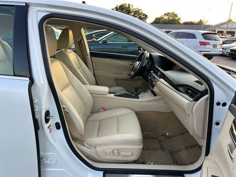 Used 2013 Lexus ES 350 w/ Luxury Pkg FWD image 26