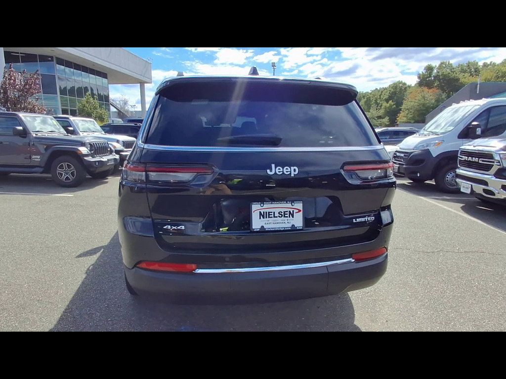 Used 2025 Jeep Grand Cherokee L Limited AWD/4WD image 7