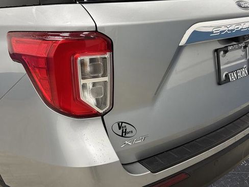 Used 2023 Ford Explorer XLT AWD/4WD image 34