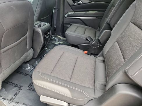 Used 2024 Chevrolet Traverse LT FWD image 10