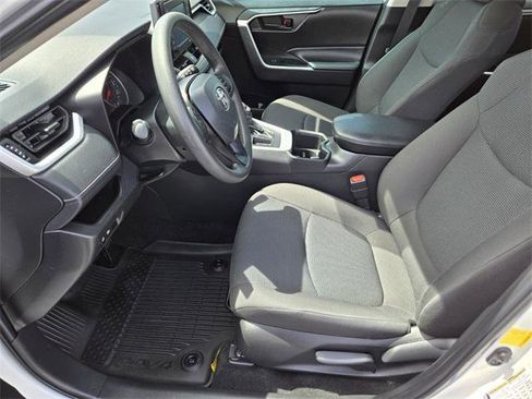 Certified 2022 Toyota RAV4 LE image 10
