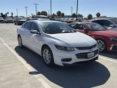 Used 2018 Chevrolet Malibu LT FWD image 13