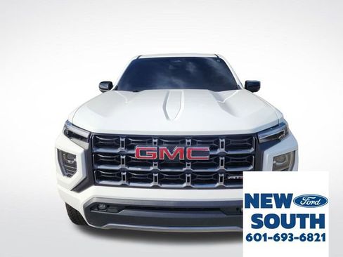 Used 2024 GMC Canyon AT4 w/ AT4 Premium Package image 8