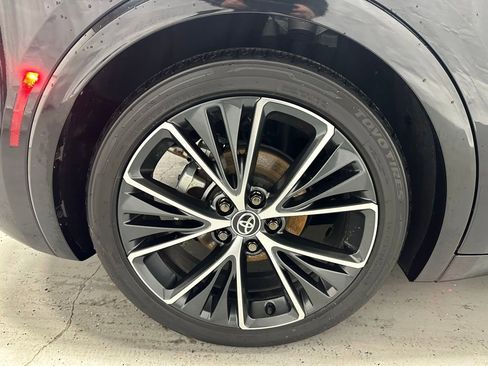 Used 2025 Toyota Prius XLE image 66