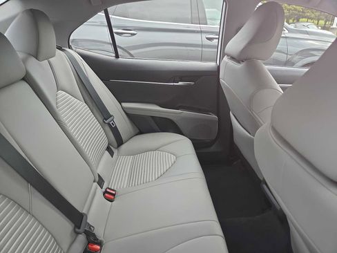 Used 2023 Toyota Camry SE w/ Convenience Package FWD image 9