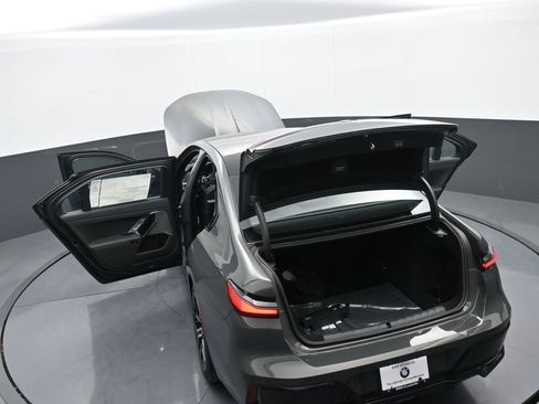 New 2026 BMW 750e xDrive image 44