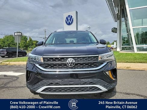 Certified 2023 Volkswagen Taos SE w/ Black Wheel Package AWD/4WD image 22