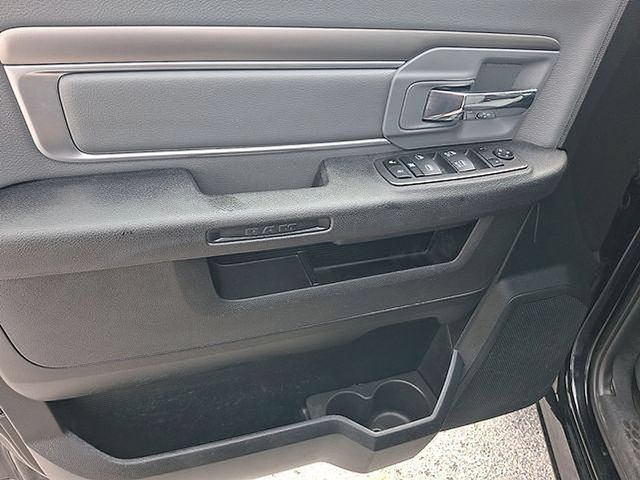 Used 2024 RAM 1500 Classic SLT AWD/4WD image 15
