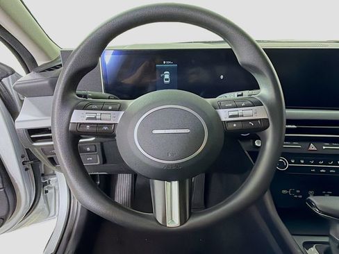 Used 2025 Hyundai Sonata SE FWD image 14