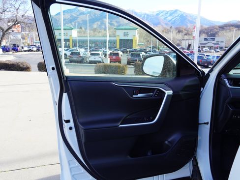 Certified 2022 Toyota RAV4 XSE image 17