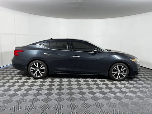 Used 2017 Nissan Maxima 3.5 SL w/ Interior Lighting Package FWD image 4