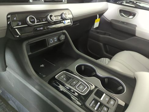 New 2025 Honda Pilot Touring image 20