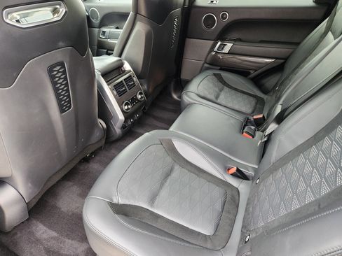 Used 2019 Land Rover Range Rover Sport SVR image 30