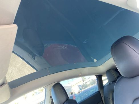 Used 2021 Tesla Model Y Long Range AWD/4WD image 13