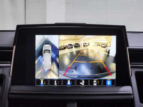 Used 2022 GMC Yukon SLT w/ SLT Premium Package image 25