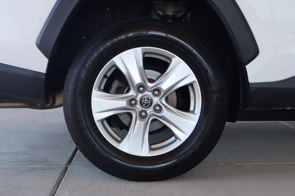 Used 2020 Toyota RAV4 XLE FWD image 12