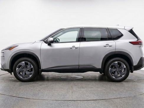 Used 2025 Nissan Rogue SV AWD/4WD image 5