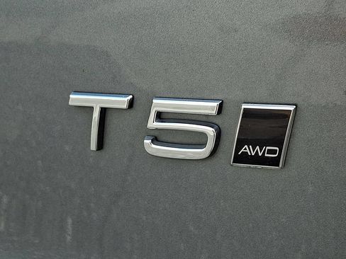 Used 2019 Volvo XC40 T5 Momentum AWD/4WD image 28