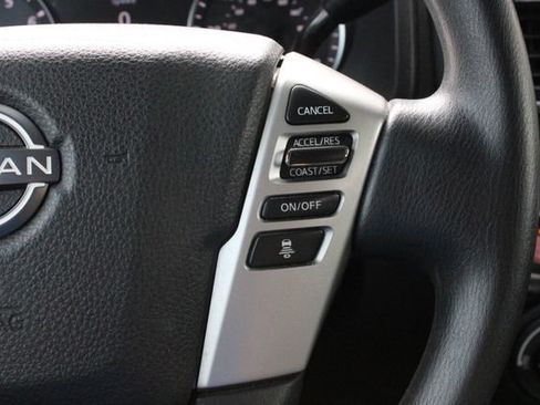 Used 2023 Nissan Titan SV AWD/4WD image 8