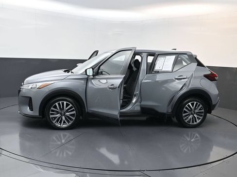 Used 2024 Nissan Kicks SV FWD image 31