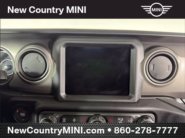 Used 2022 Jeep Wrangler Sport AWD/4WD image 18