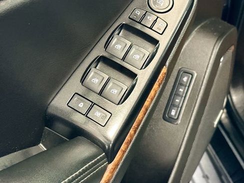 Used 2018 Chevrolet Tahoe Premier image 19