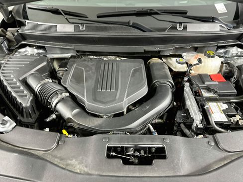 Used 2024 Chevrolet Traverse Z71 w/ Enhanced Driving Package AWD/4WD image 36