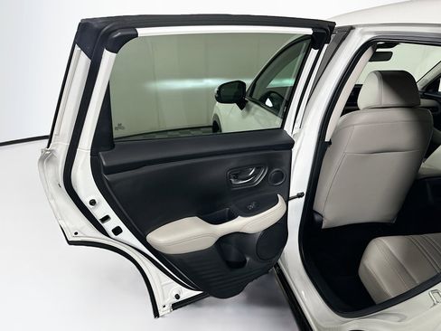 Used 2025 Honda HR-V EX-L image 26