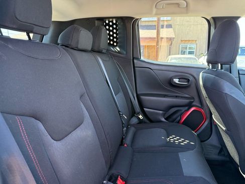 Used 2016 Jeep Renegade Trailhawk image 16