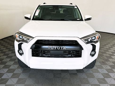 Used 2023 Toyota 4Runner SR5 Premium w/ Moonroof Package RWD image 8